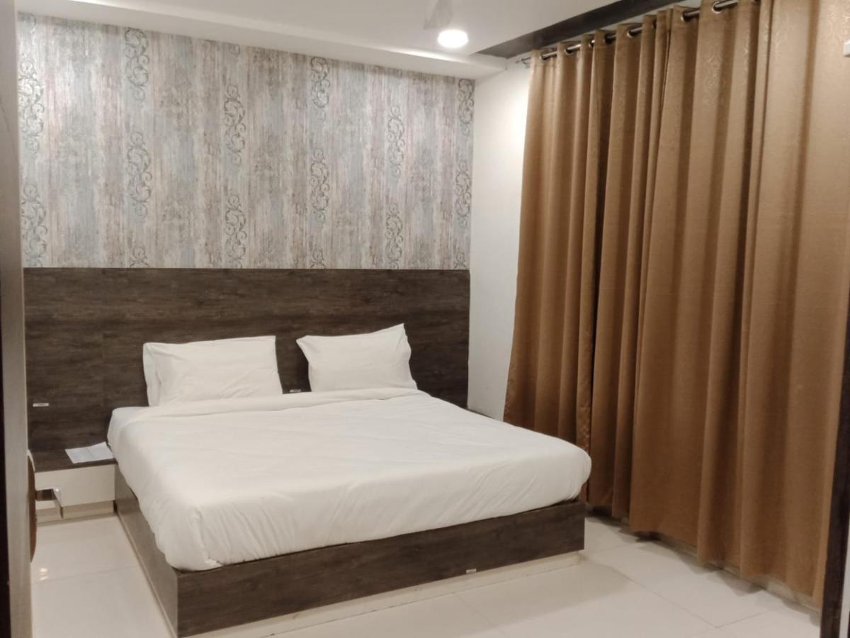 Mohali Hotel Golden Leaf المظهر الخارجي الصورة